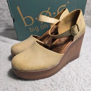 B.O.C. Alyson Cream Faux Wood D'Orsay Closed Toe Wedge Sandals Womens 10 NIB